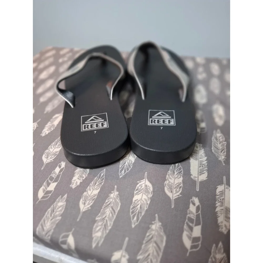 Reef Sandy Womens Flip Flop Sandals Black Metallic Silver Size 7